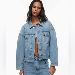 Aritzia -Denim Forum
The Ali Vintage Denim Jacket Color-Small
